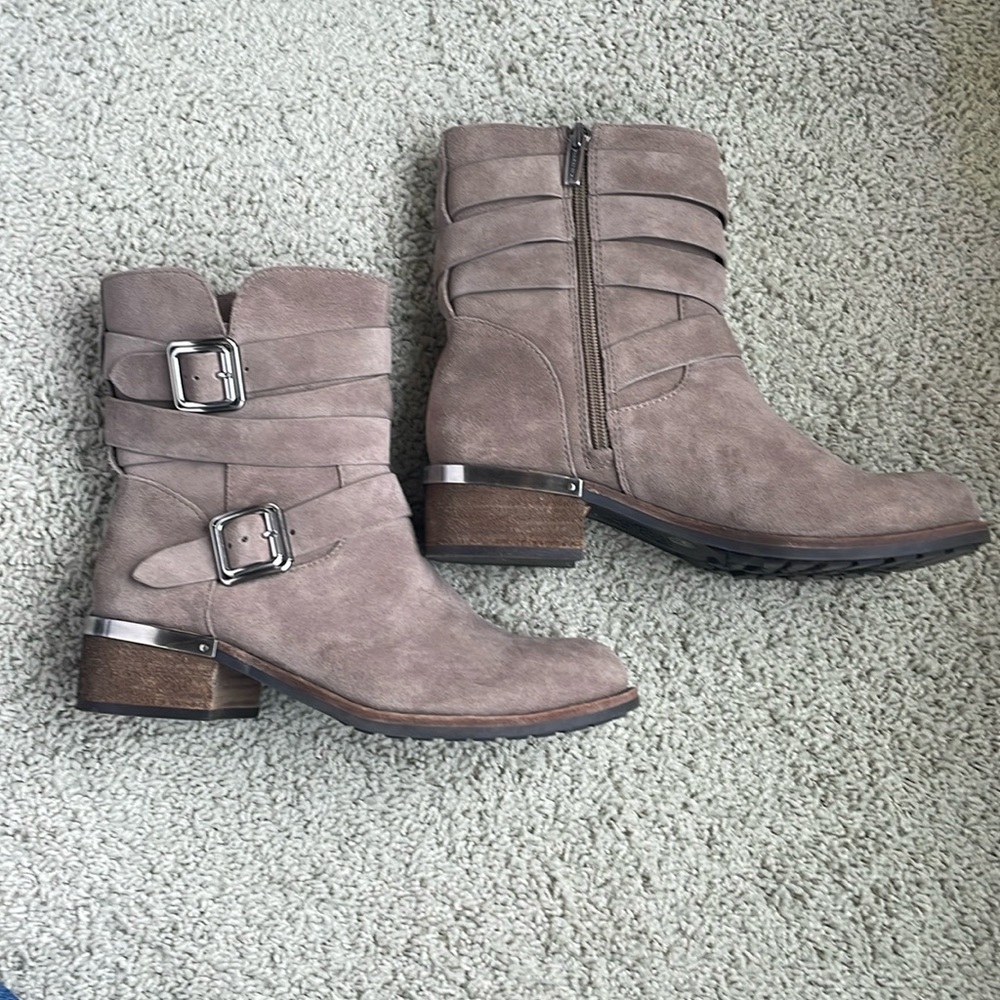 Vince Camuto Webey Boot, Foxy Suede, size 7.5